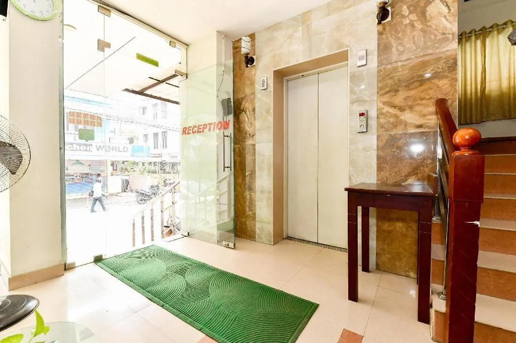 Metro Kochi Business Hotel India