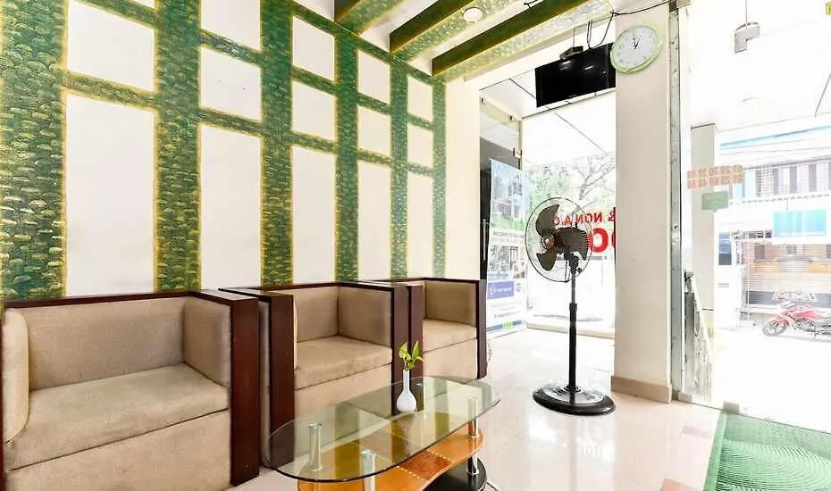 Metro Kochi Business Hotel