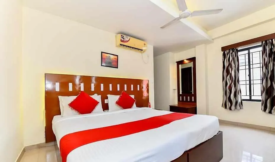 Metro Kochi Business Hotel