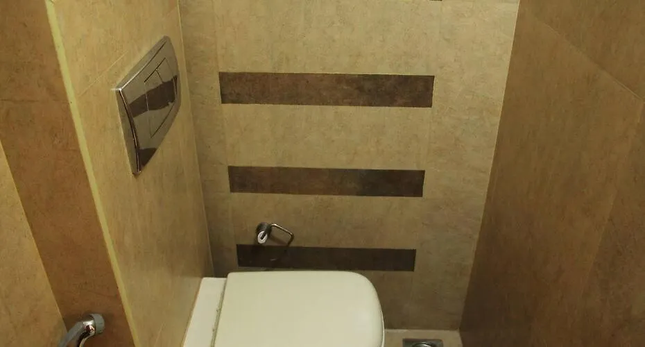 Metro Kochi Business Hotel